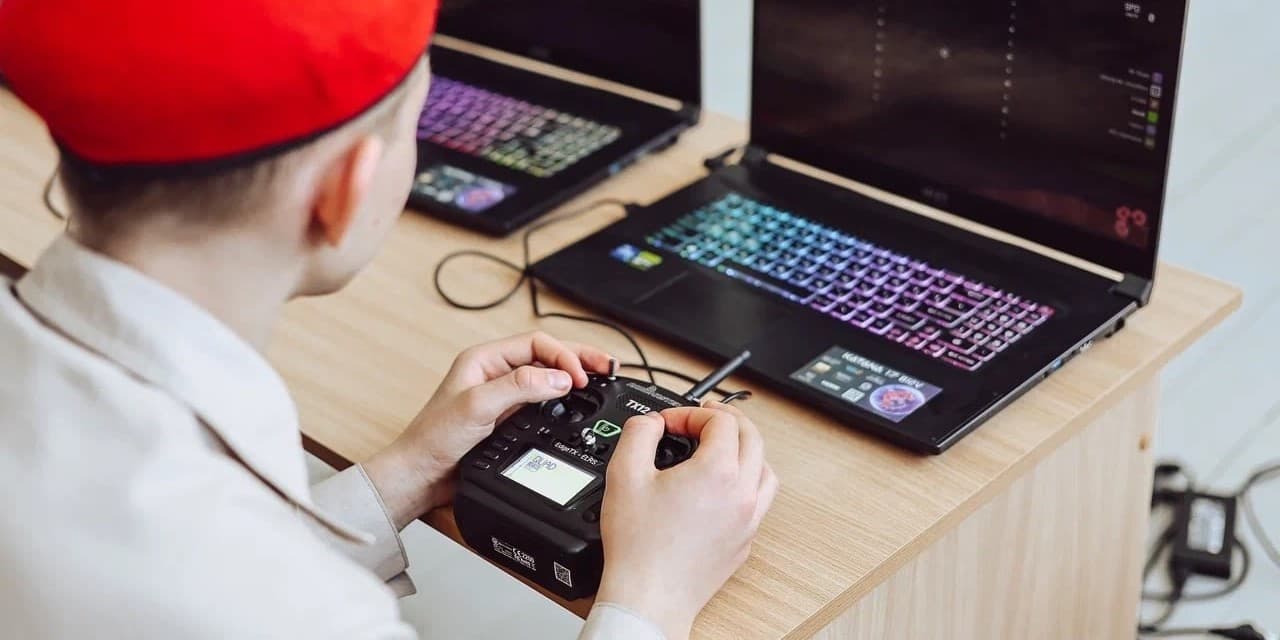 На окупованій Луганщині росіяни змусили дітей імітували бойові дії