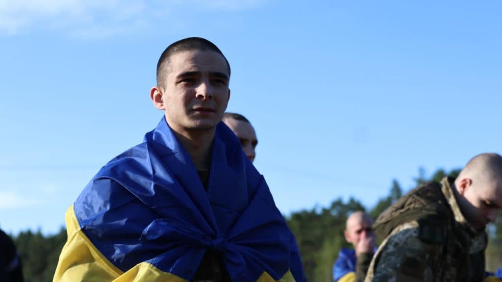 Ще 277 воїнів повернулися додому з російського полону