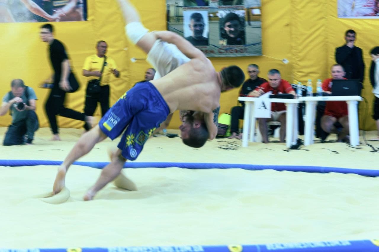 Спортсмен зі Слов'янська здобув бронзу чемпіонату України з пляжної боротьби