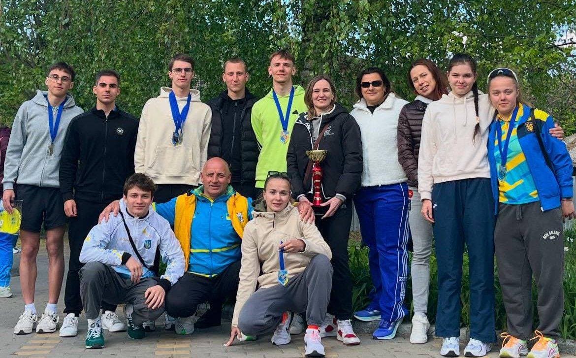 Тріатлоністи зі Слов'янської громади стали переможцями та призерами чемпіонатів України