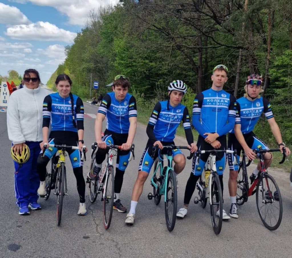 Тріатлоністи зі Слов'янської громади стали переможцями та призерами чемпіонатів України