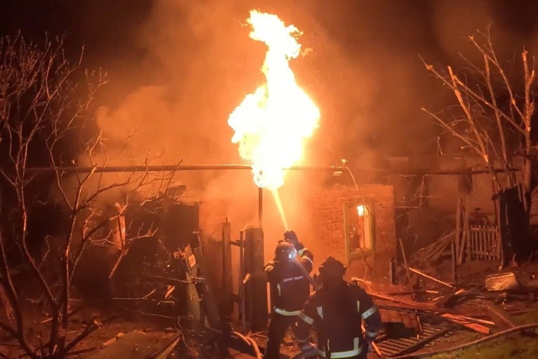 Вогнеборці Донеччини ліквідували 4 пожежі, 2 з яких спричинені російськими обстрілами