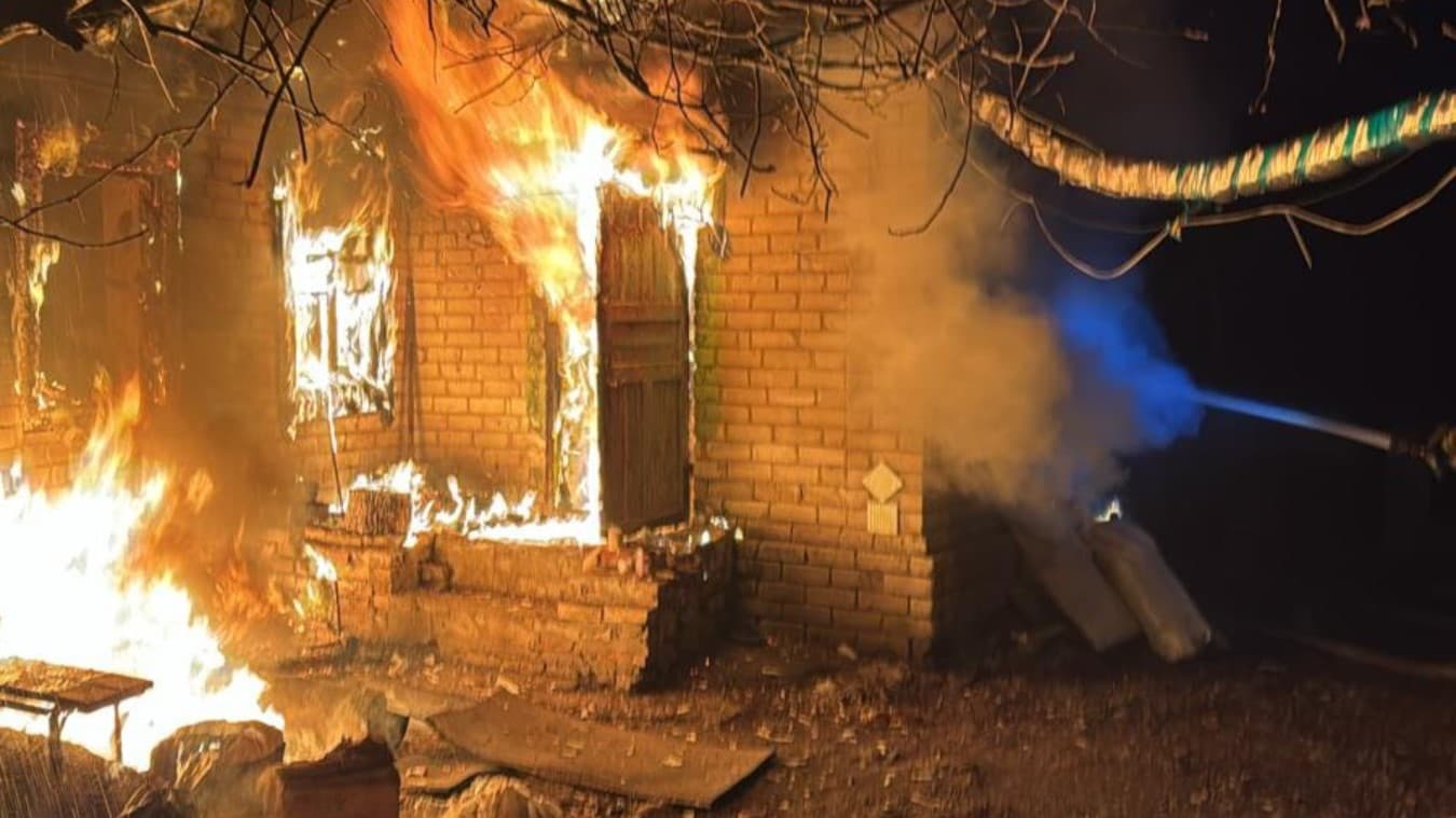 Вогнеборці Донеччини ліквідували пожежі у приватних домоволодіннях