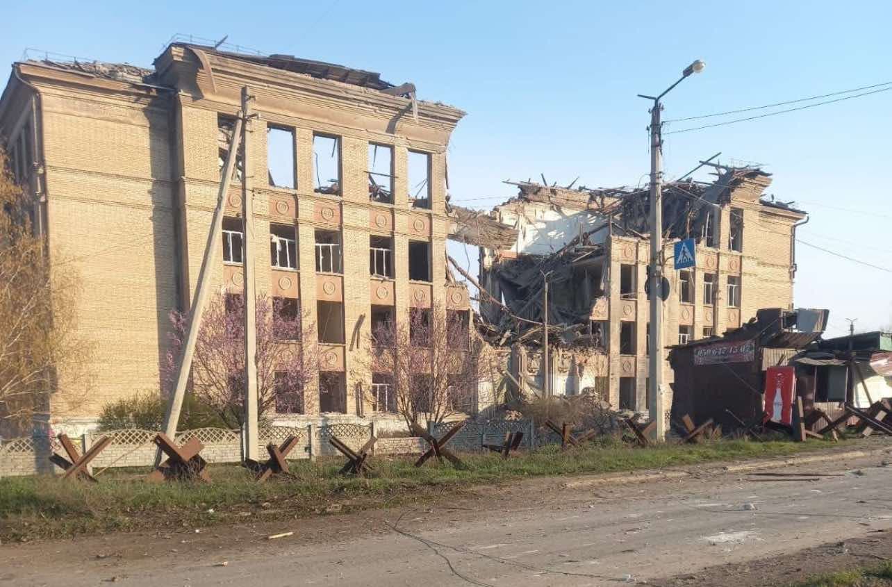 Ворог знову обстріляв безпілотниками і авіабомбами Костянтинівку