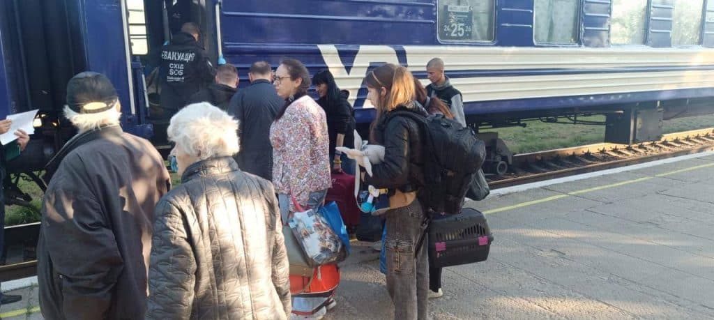 евакуація жителів донечччини