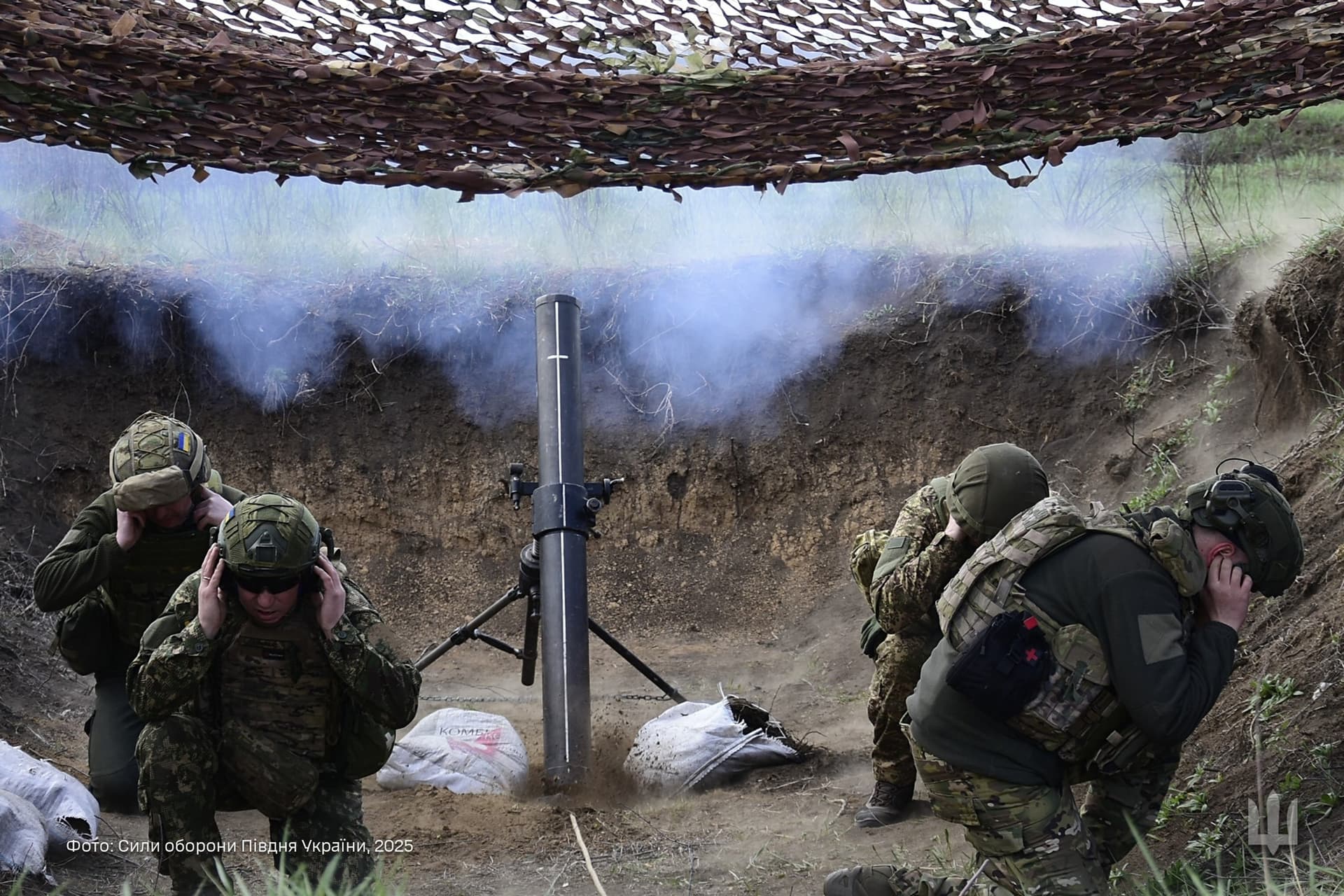 стріляє міномет сил оборони півдня україни