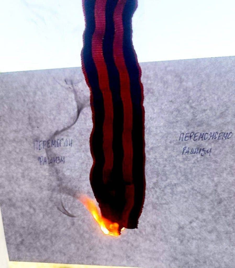 Активисты Желтой Ленты продолжают курить русскую символику в оккупации