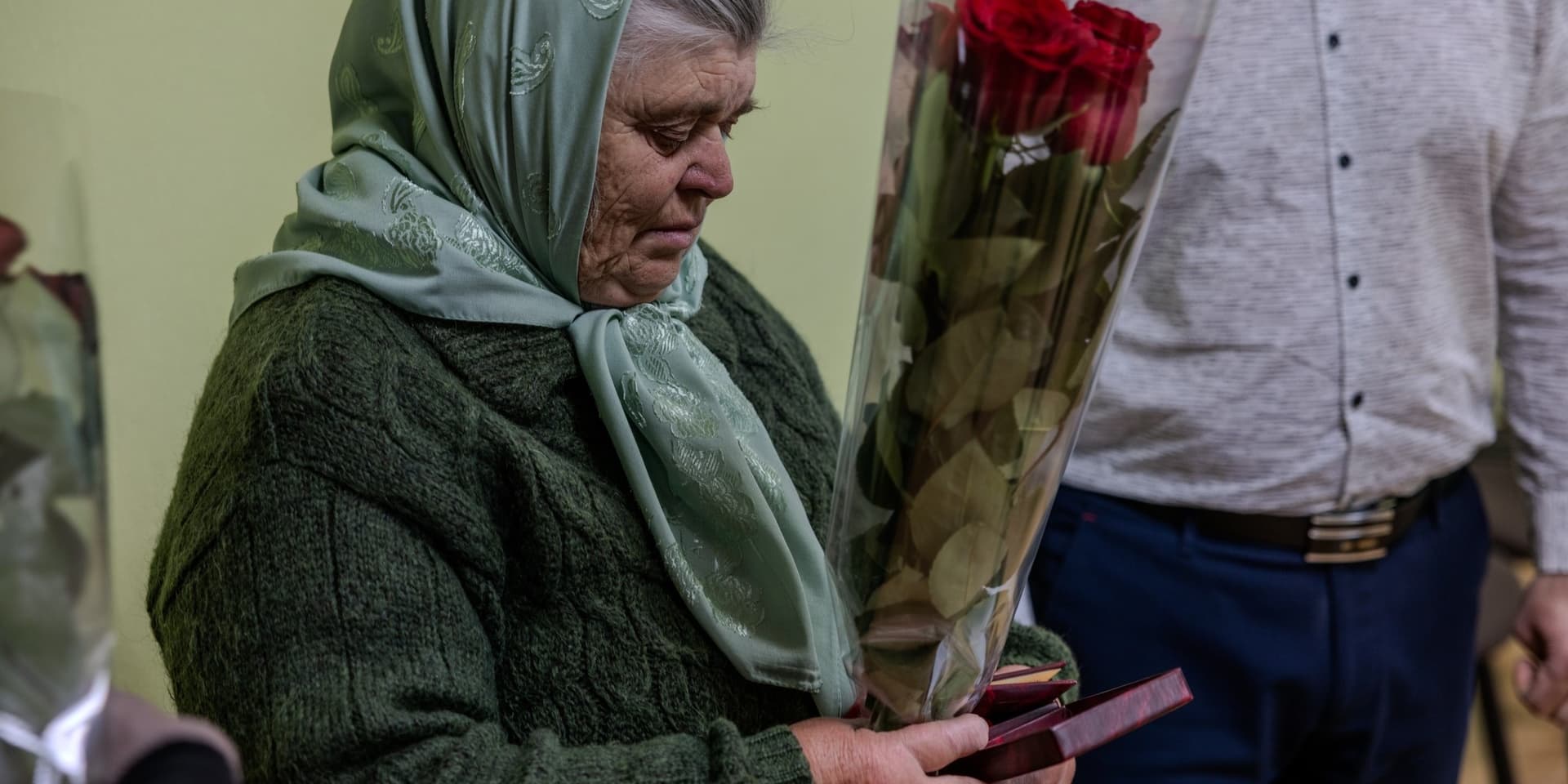 Мати загиблого прикордонника Луганського загону отримала орден За мужність свого сина