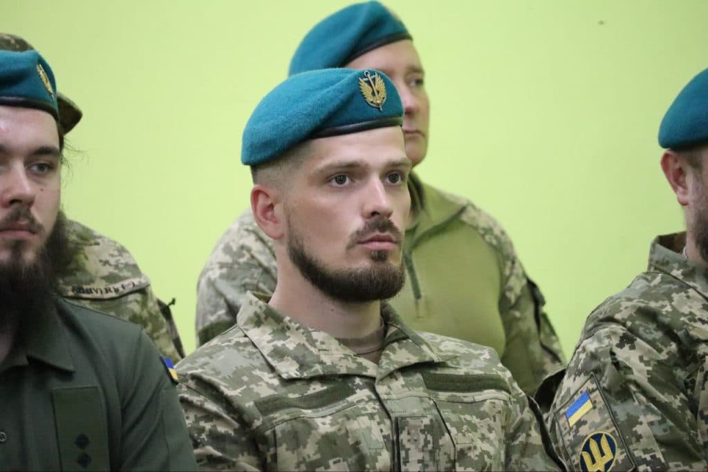 Морські піхотинці, які захищають Донеччину, отримали нагородили Ради оборони області