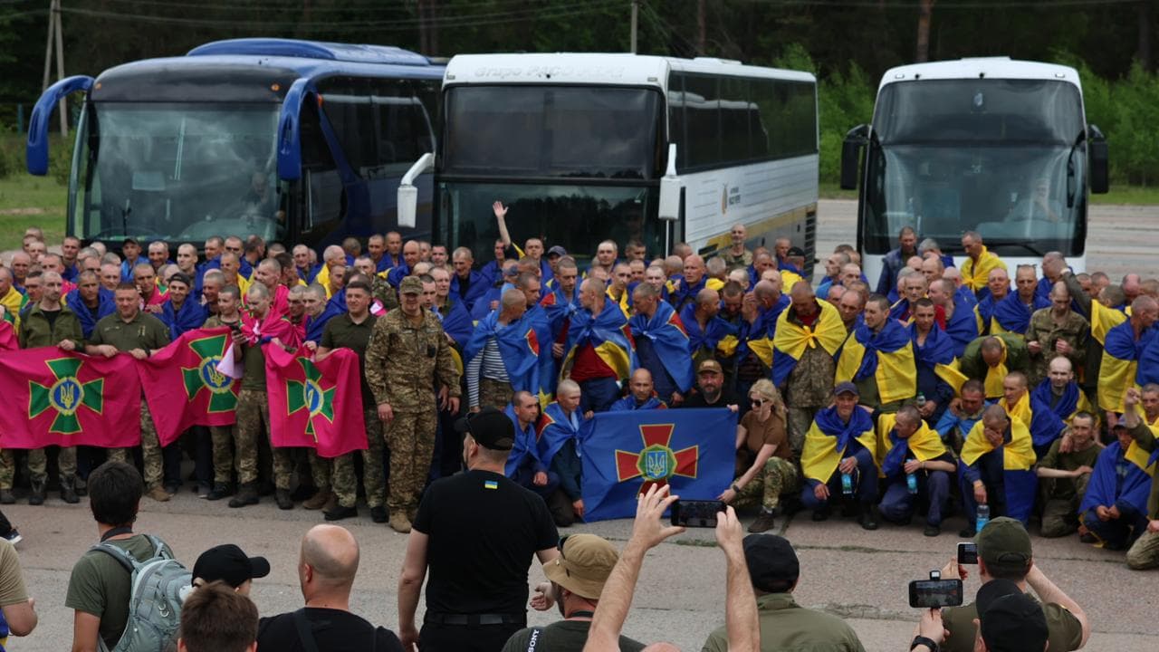 Обмін тисяча на тисячу: із російського полону повернулися 11 луганчан