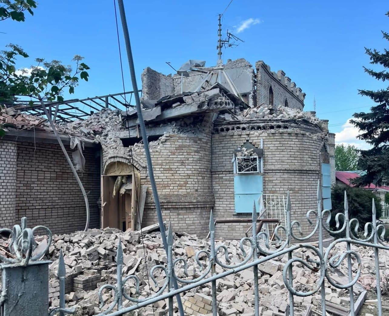 Росіяни обстріляли Костянтинівку авіабомбами ФАБ-250