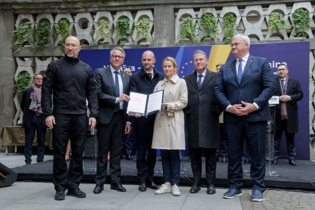 Сьогодні ЄС офіційно оголосив про намір виділити майже 1,9 мільярда євро на військову підтримку України