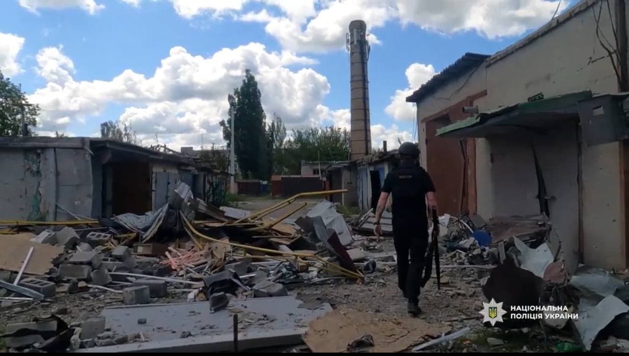 Триває евакуація населення з Покровська