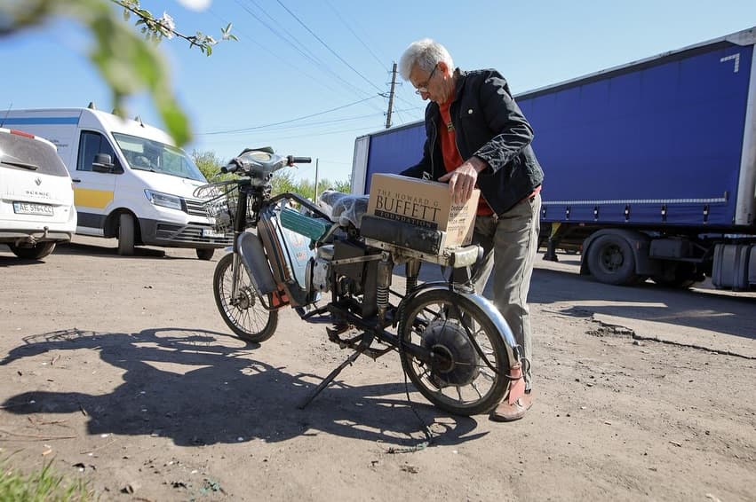 В Доброполье в Донецкой области раздали более 1,4 тыс. продуктовых наборов