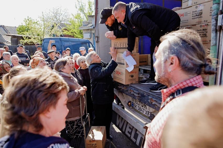 В Доброполье в Донецкой области раздали более 1,4 тыс. продуктовых наборов