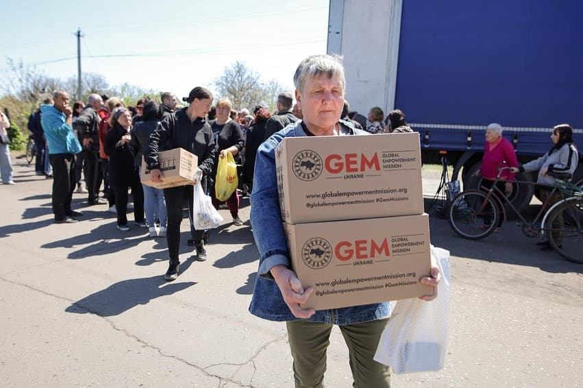 В Доброполье в Донецкой области раздали более 1,4 тыс. продуктовых наборов