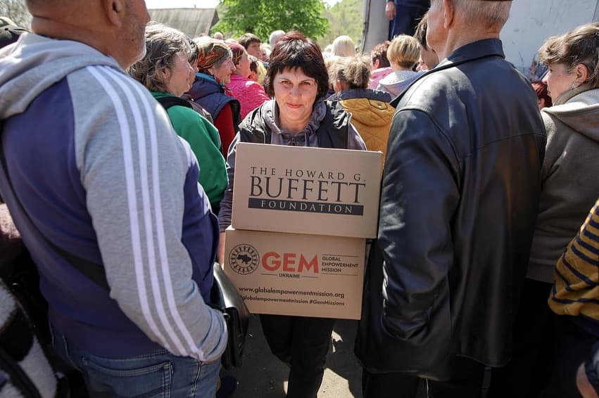 В Доброполье в Донецкой области раздали более 1,4 тыс. продуктовых наборов