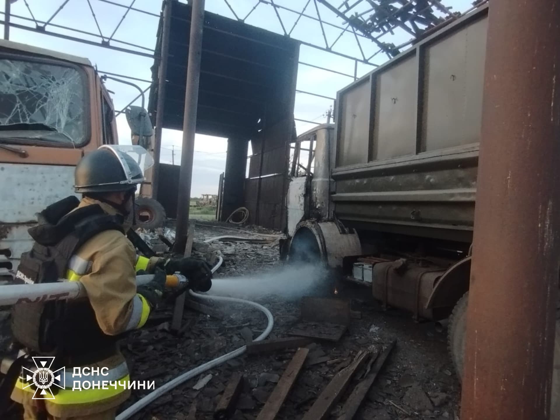 У Костянтинівці росіяни поцілили у місцеву автозаправну станцію