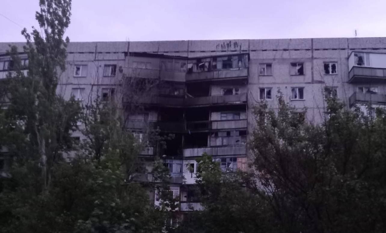 У Костянтинівці внаслідок обстрілу виникли пожежі у двох дев’ятиповерхівках