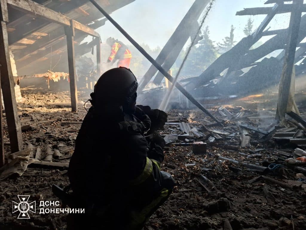 У Краматорському та Покровському районах Донеччини палали пожежі внаслідок російських обстрілів