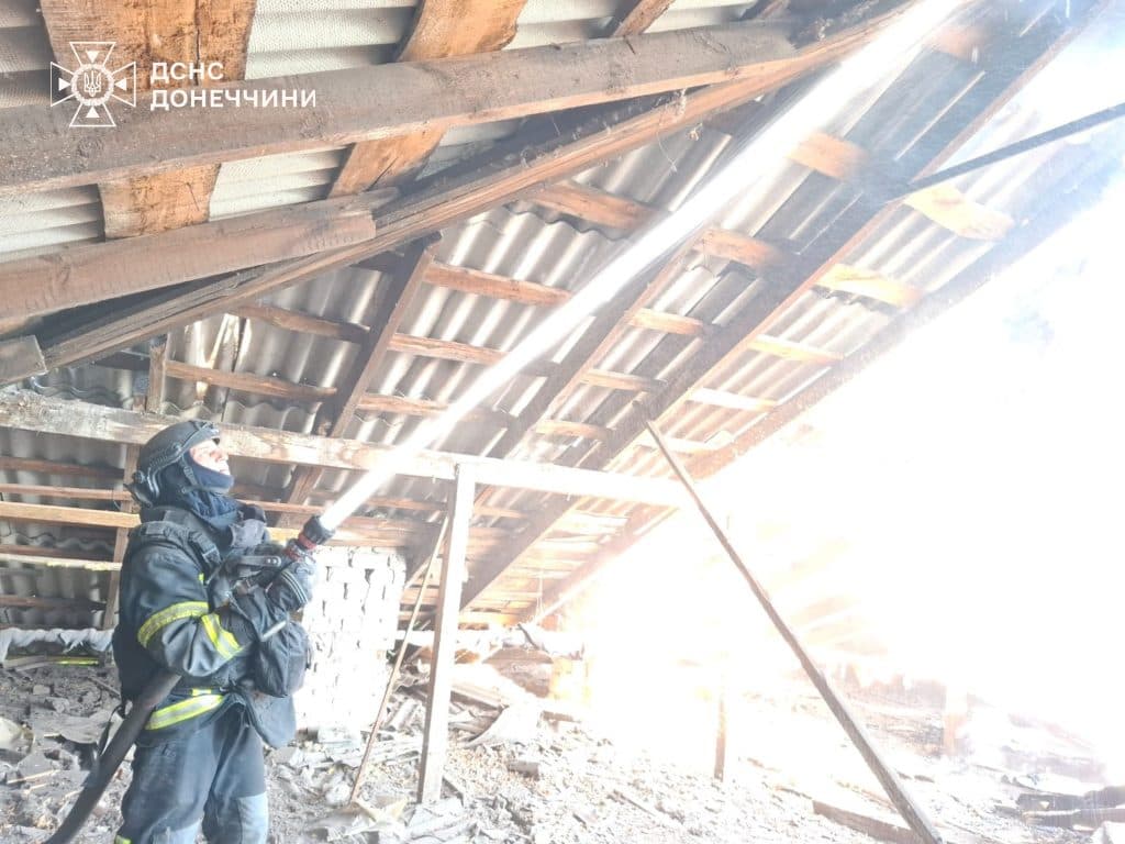 У Краматорському та Покровському районах Донеччини палали пожежі внаслідок російських обстрілів