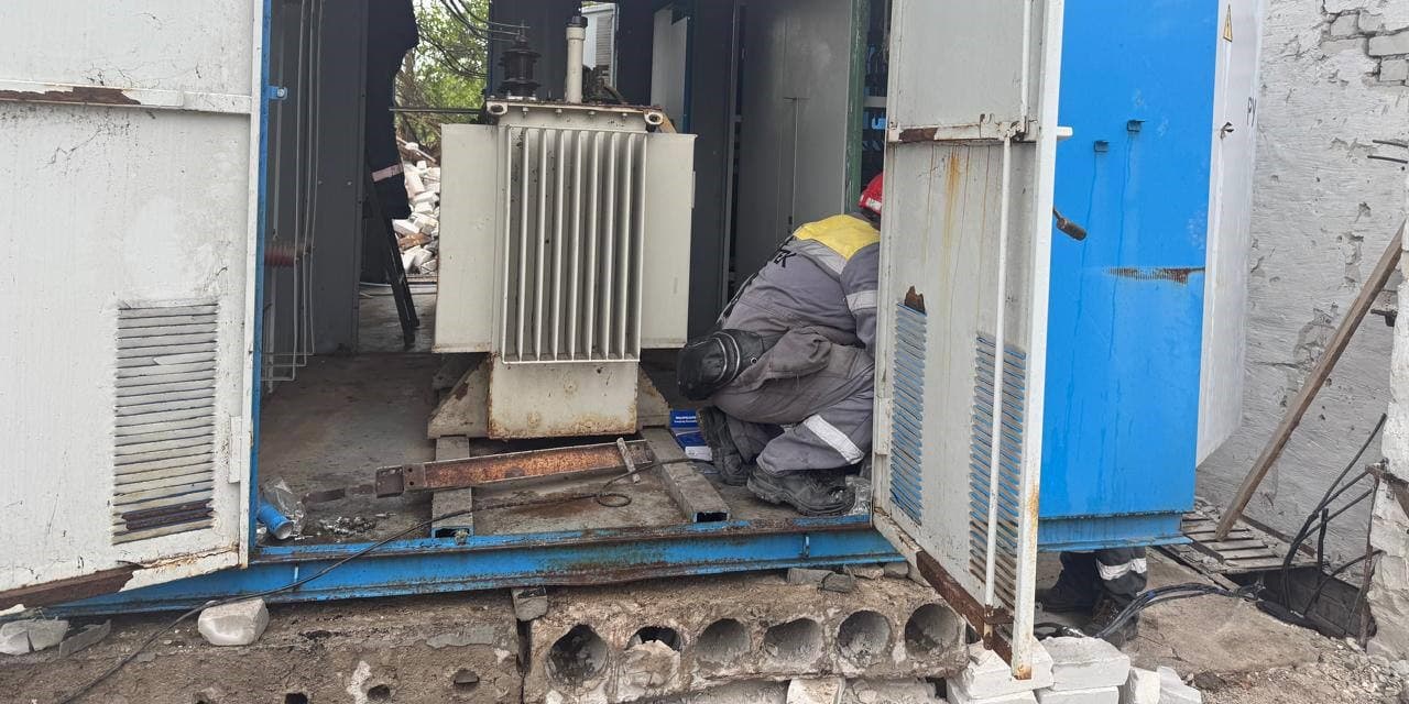 У Краматорську енергетики продовжують відновлення електропостачання після обстрілу 26 травня
