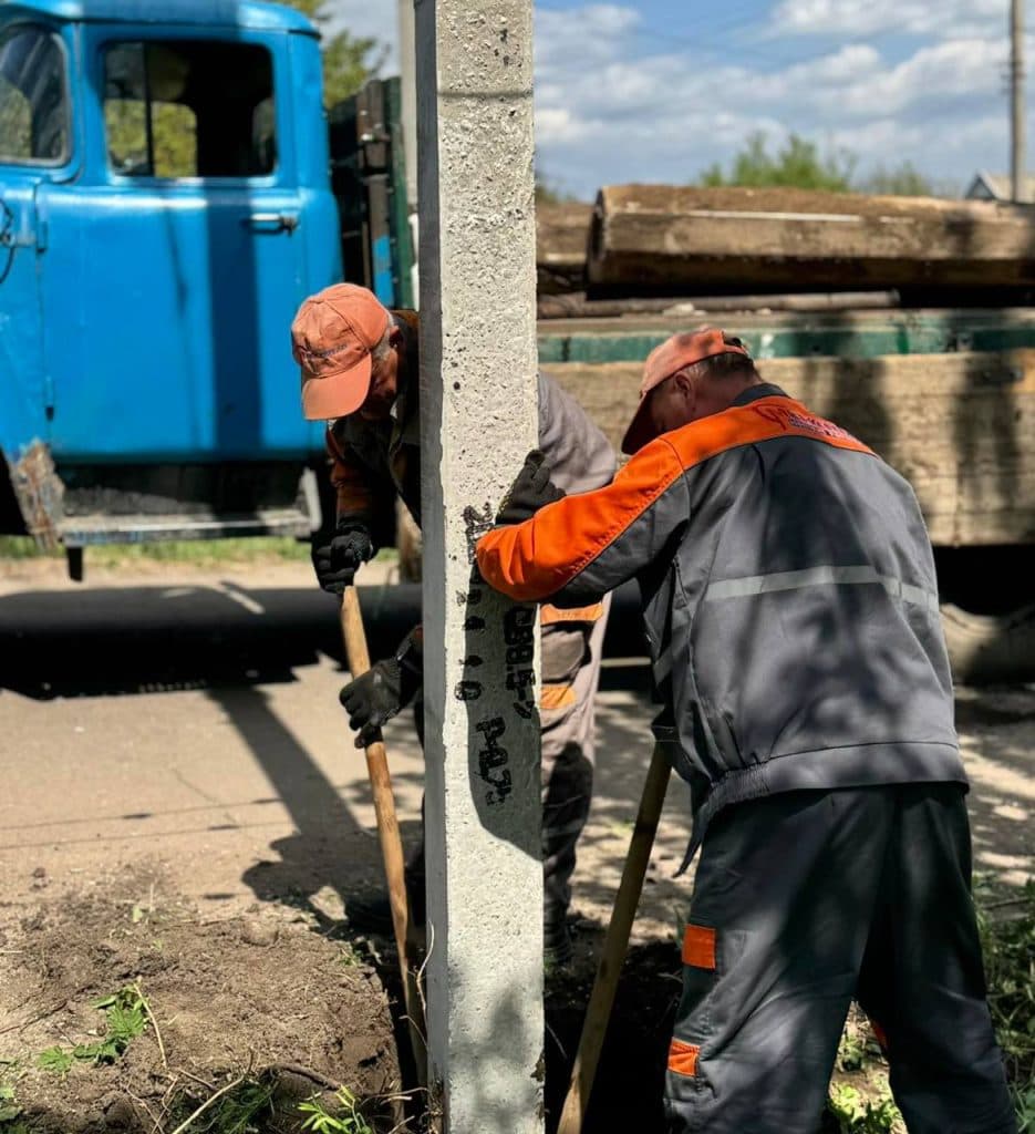 В Краматорске продолжается замена опор уличного освещения