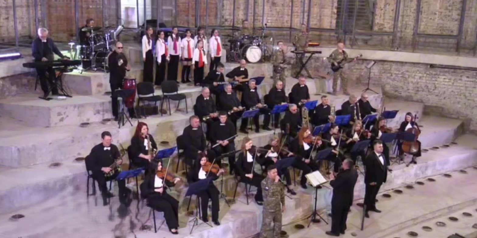 В окупованому Маріуполі влаштували концерт на руїнах драмтеатру