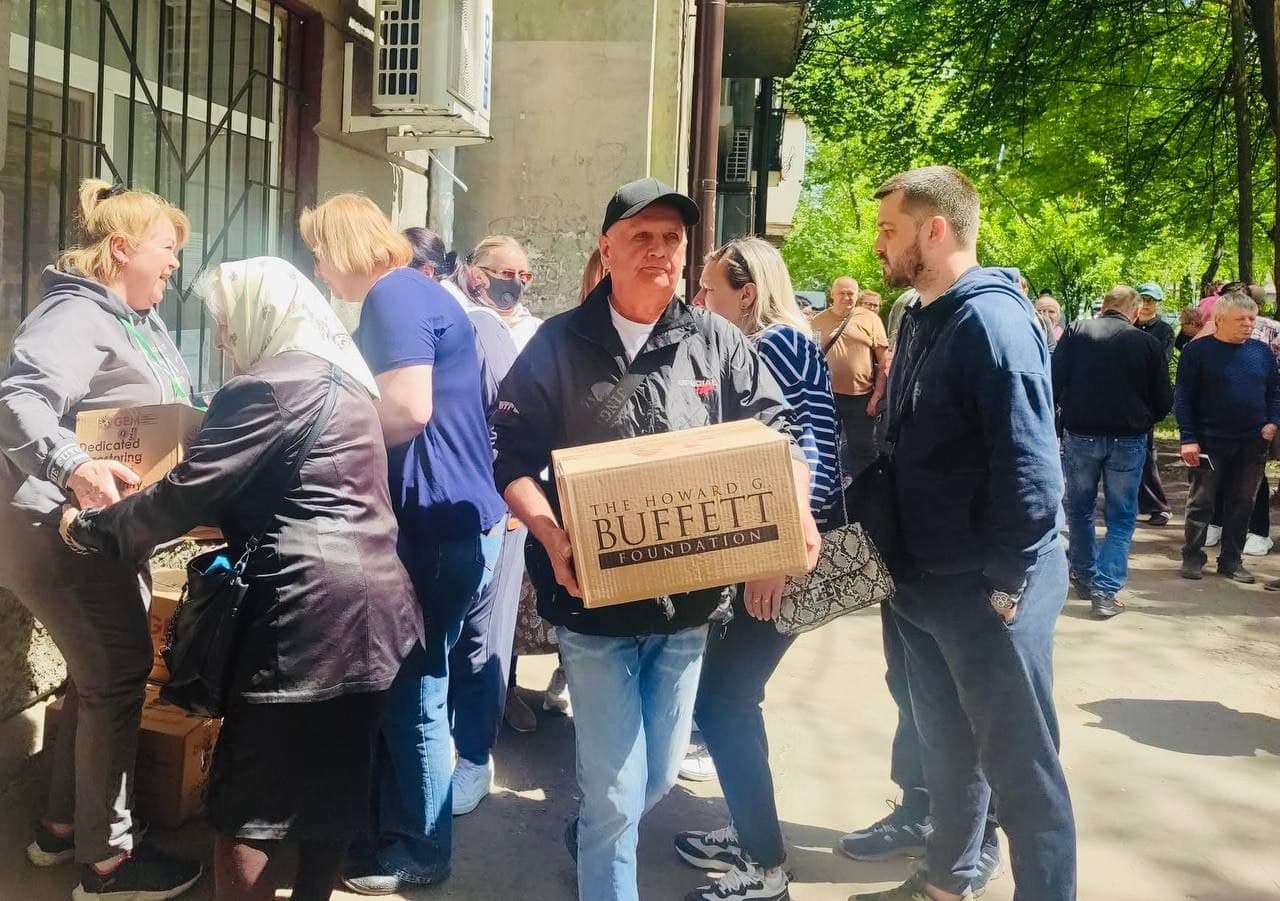 Жителі Покровської громади у Дніпрі отримали харчові продукти від GEM