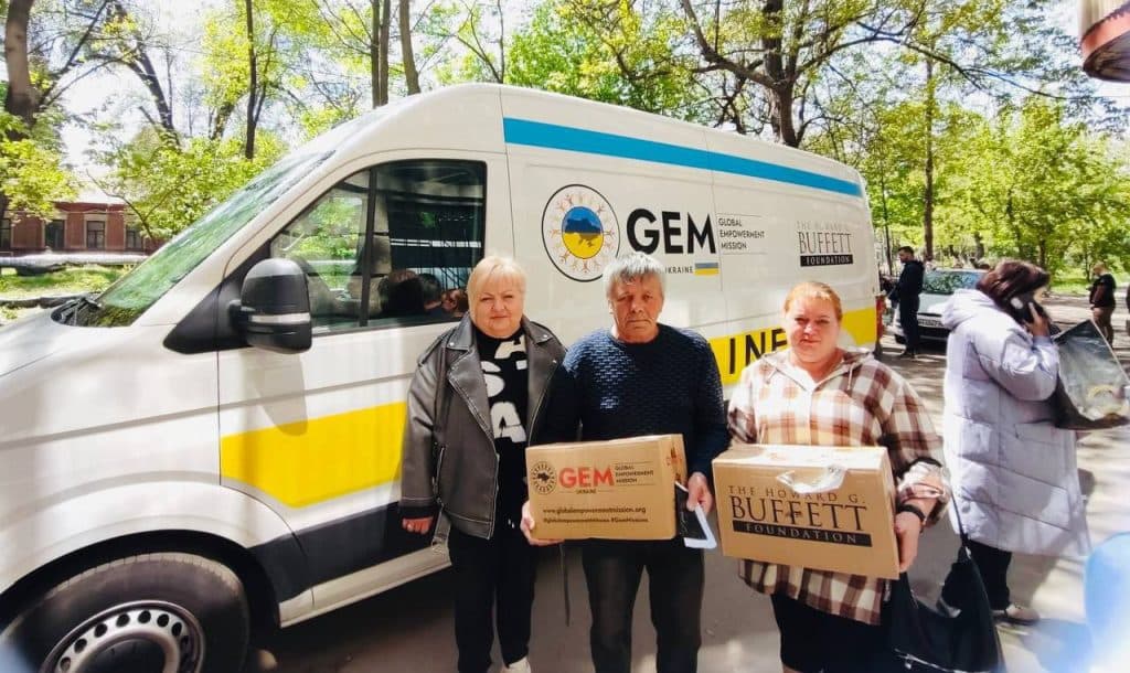 Жители Покровского общества в Днепре получили пищевые продукты от GEM