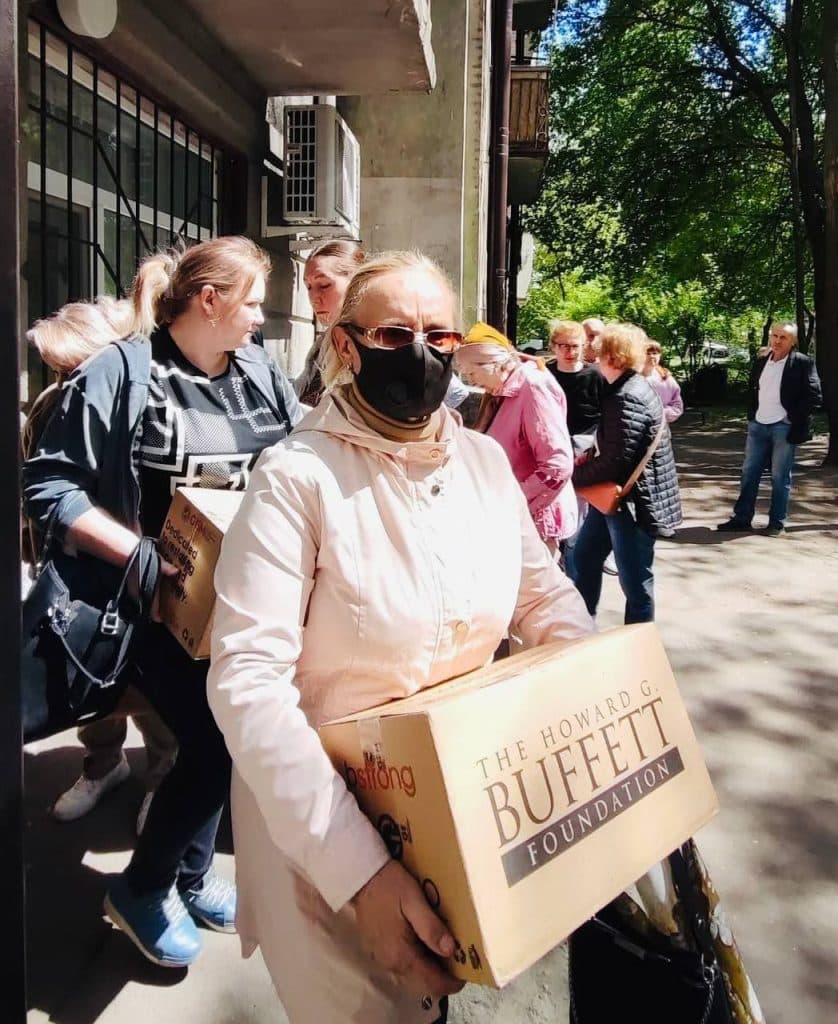 Жители Покровского общества в Днепре получили пищевые продукты от GEM