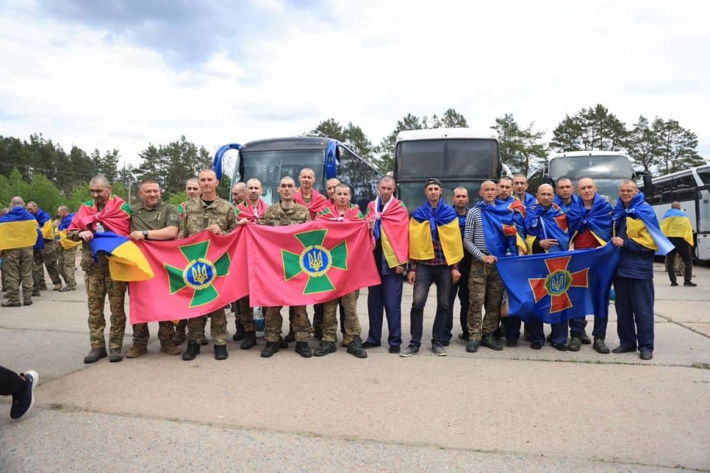 За два дні масштабного обміну полоненими в Україну повернулися 40 бійців з підрозділів МВС