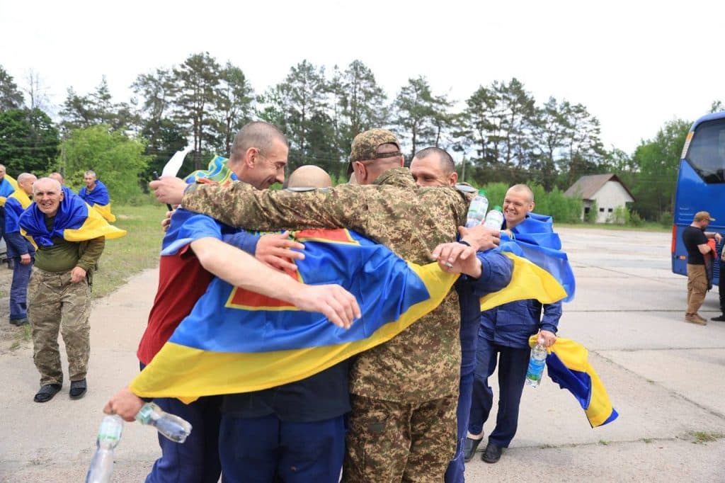 За два дні масштабного обміну полоненими в Україну повернулися 40 бійців з підрозділів МВС