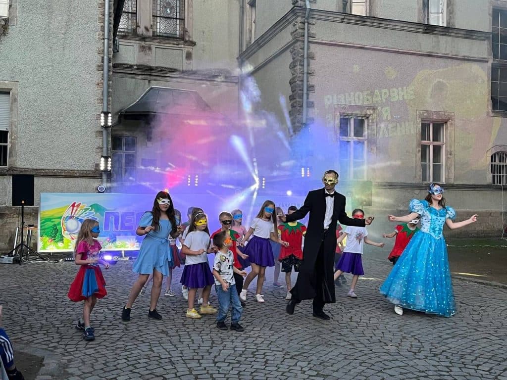 діти переселенці відпочинок