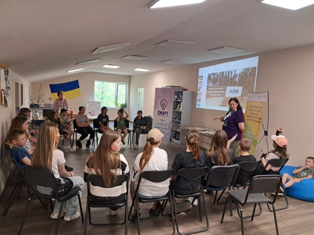 Навички, які рятують життя: як ГО "Щит" бореться з ризиками мін