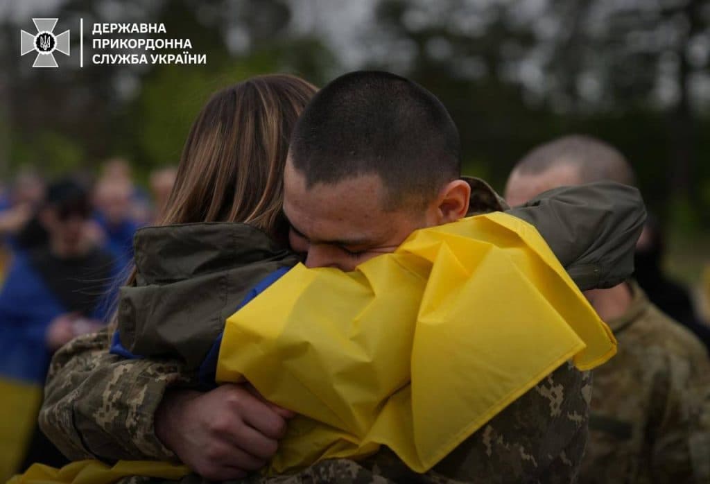 возвращение пограничников из плена