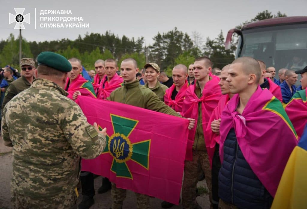 возвращение пограничников из плена