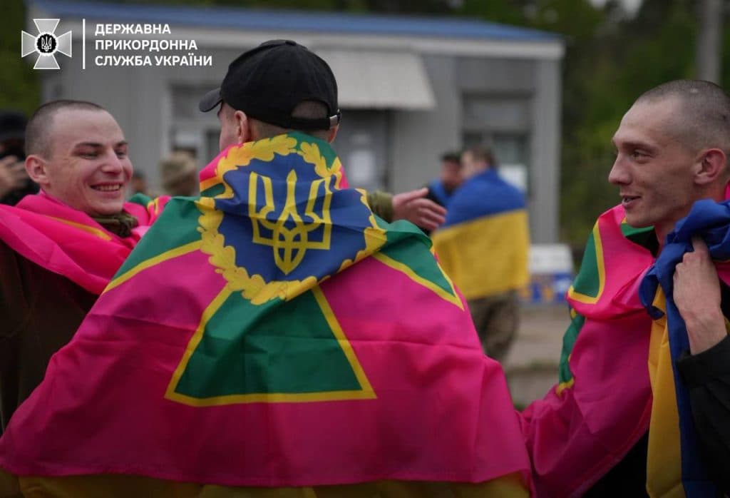 возвращение пограничников из плена