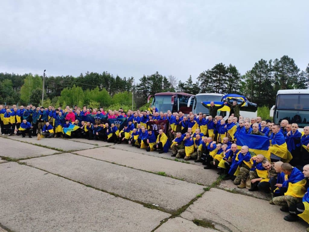 поверення з полону 205 захисників