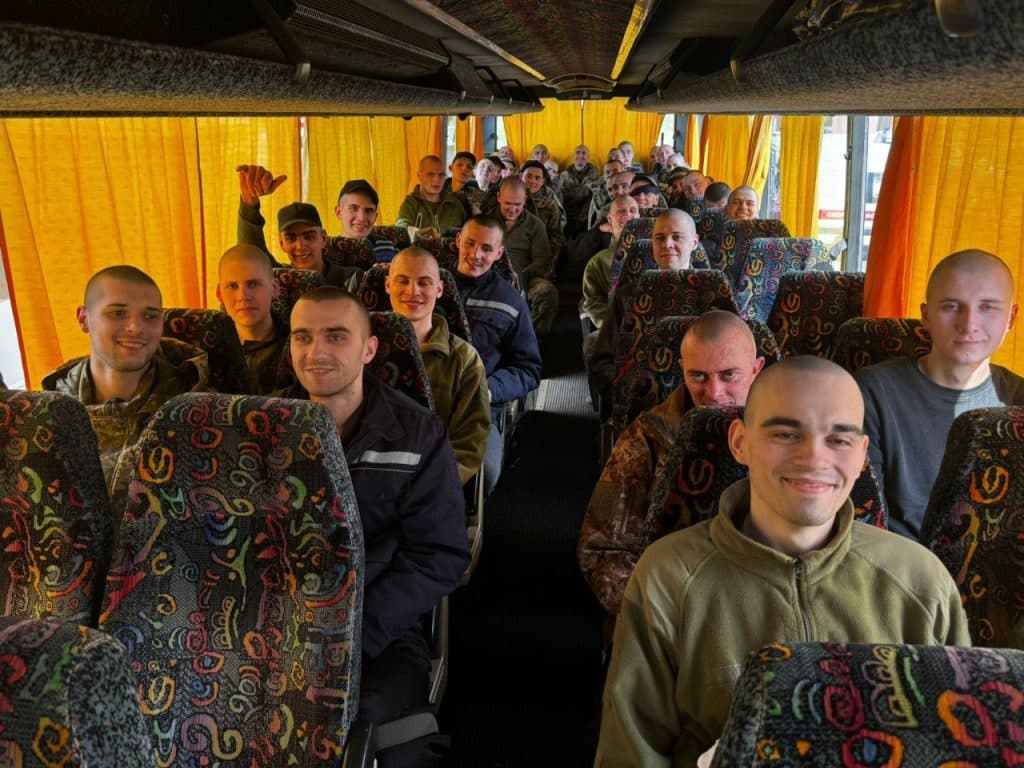 поверення з полону 205 захисників