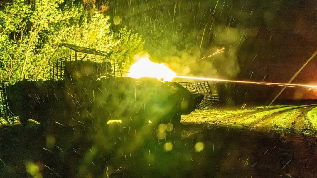 стріляє бтр-4е буцефал