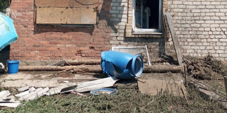 Через російський артилерійський обстріл Костянтинівки у себе вдома загинула людина