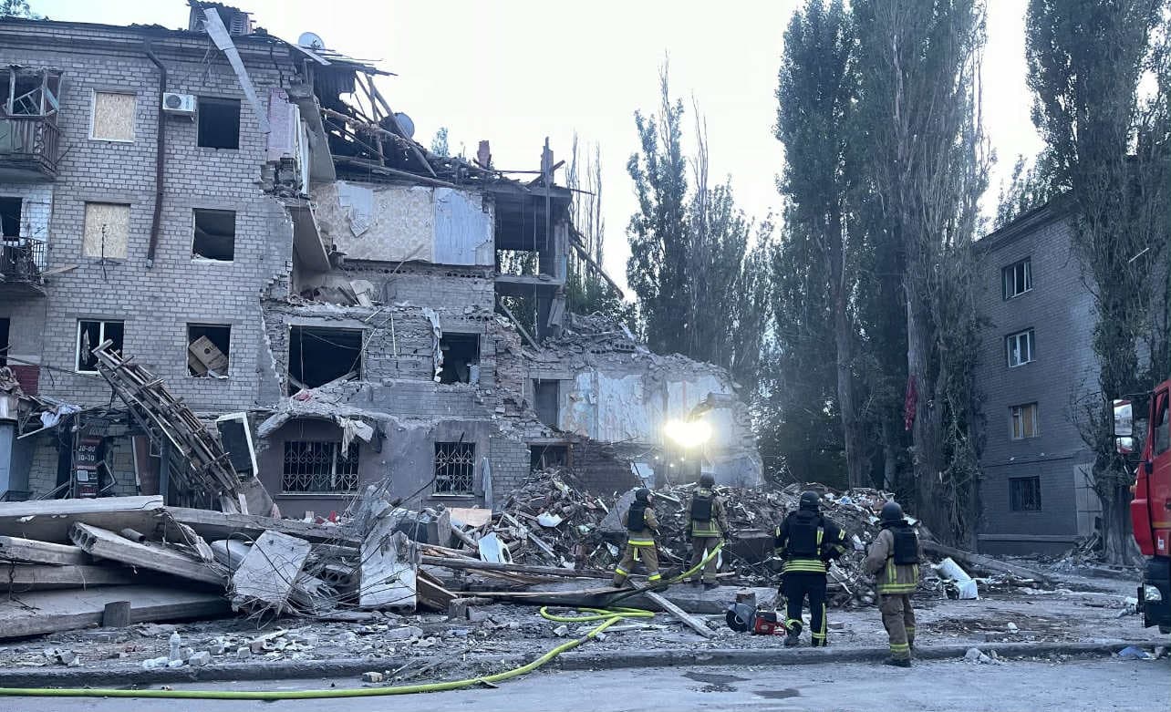 Друга доба рятувальної операції: у Краматорську зросла кількість жертв від ворожого удару