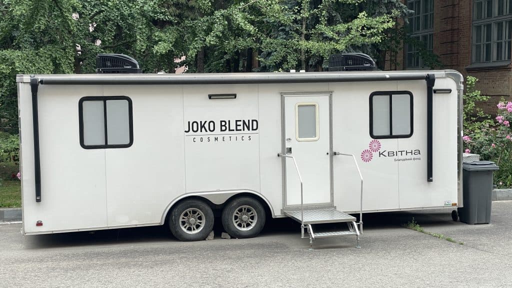 Мобільна клініка для військовослужбовиць: медична допомога там, де її ніколи не було