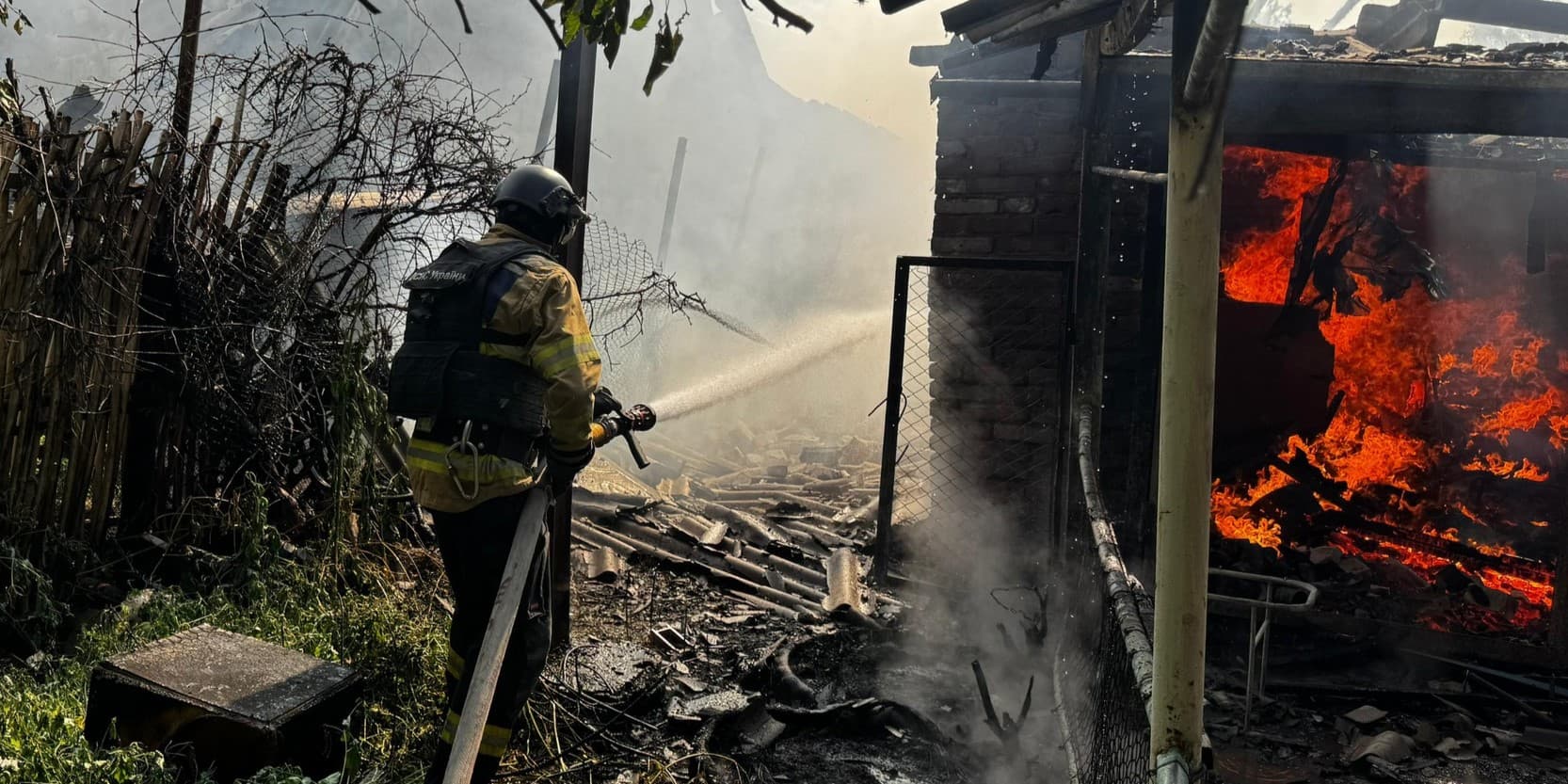 На Донеччині рятувальники ліквідували наслідки чергових ударів російської окупаційної армії