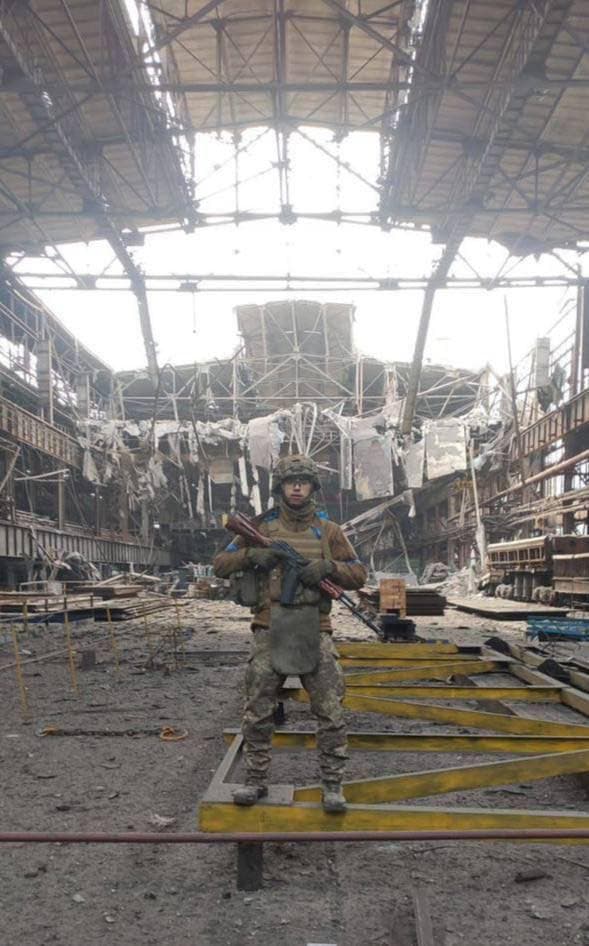 Оборонець Маріуполя з Луганщини Олександр Іванцов отримав орден Золота Зірку Героя України