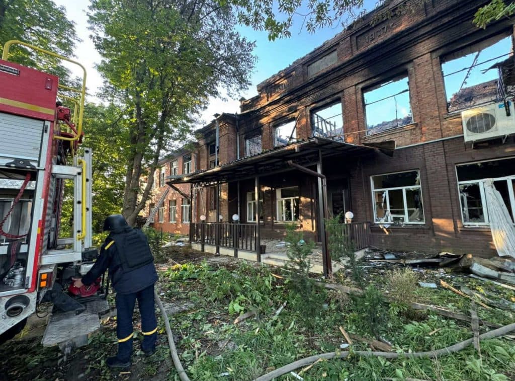 Обстріл Краматорська і Словʼянська: були повторні вибухи, під завалами можуть перебувати люди