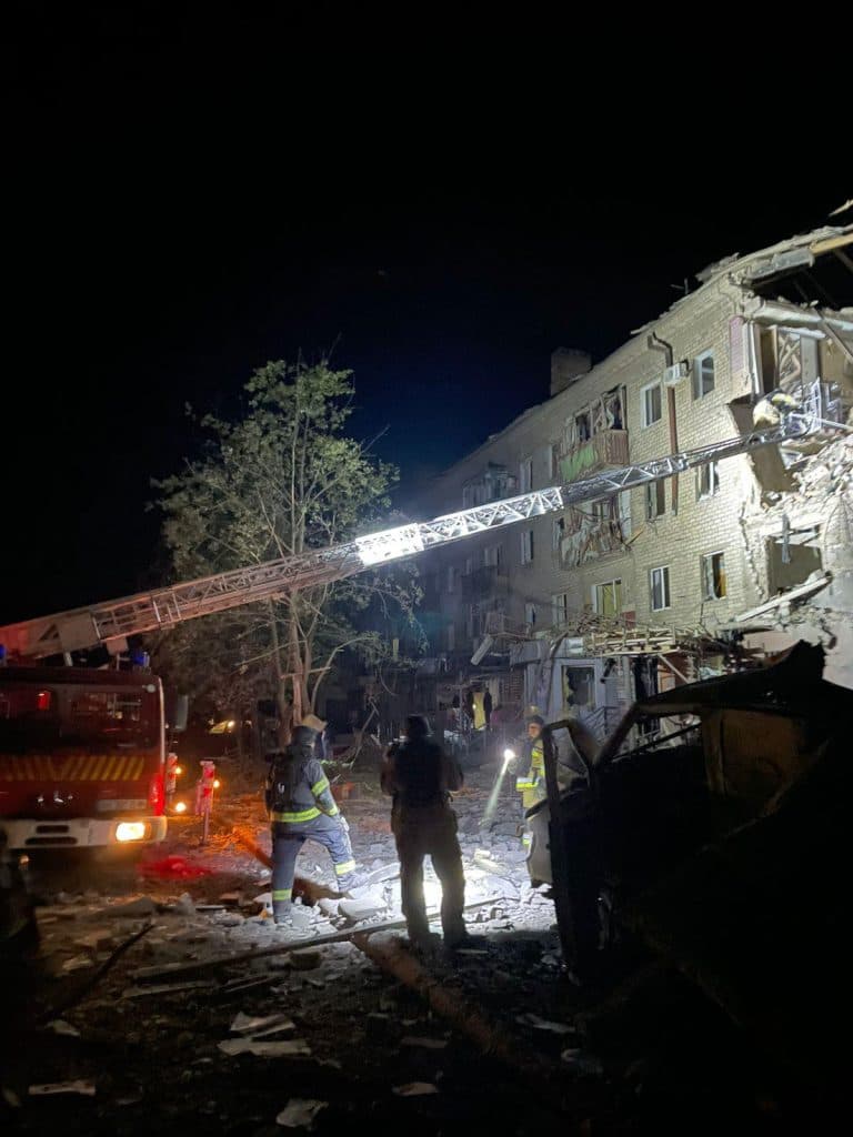 Обстріл Краматорська і Словʼянська: були повторні вибухи, під завалами можуть перебувати люди