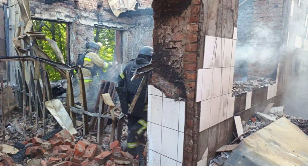 Обстріл Краматорська і Словʼянська: були повторні вибухи, під завалами можуть перебувати люди