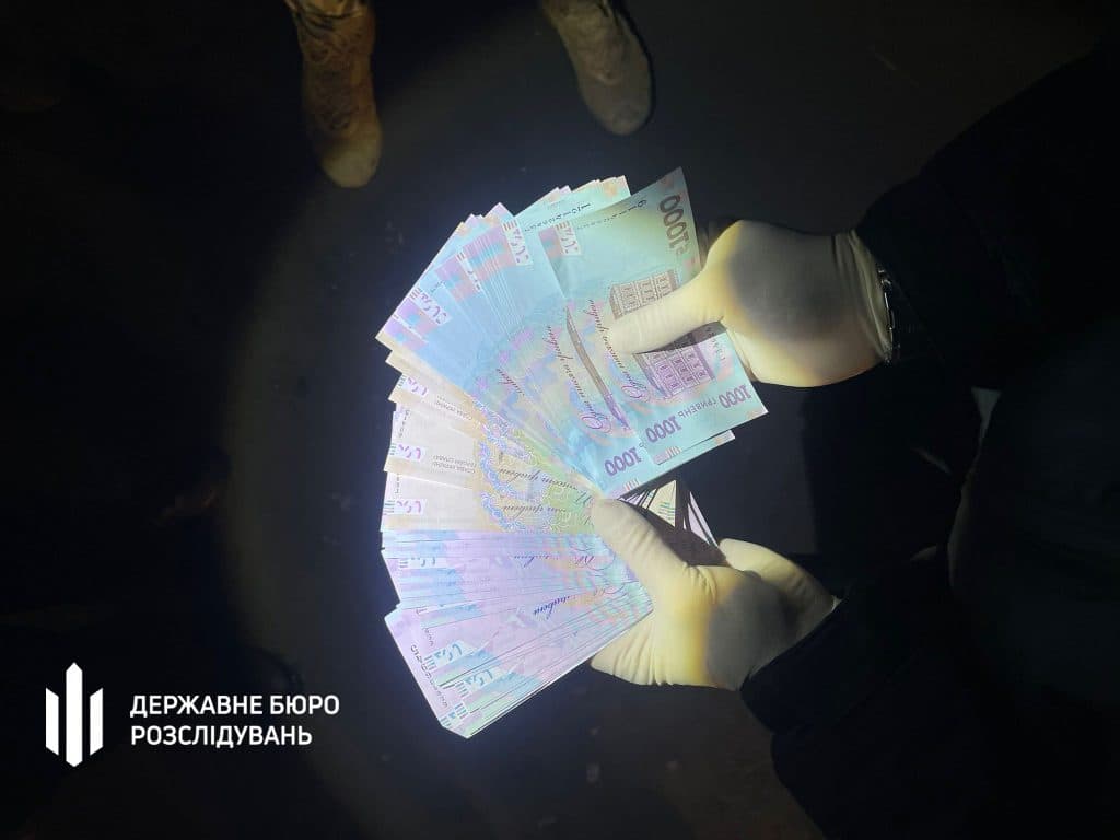 Підозрюють у розкраданні пального у військовій частині на Донеччині: перед судом постануть три офіцери